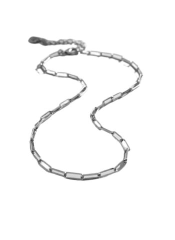 Collana catena rettangolare elegante unisex, design moderno in metallo argentato lucido, regolabile, ideale per look casual e raffinati ET28